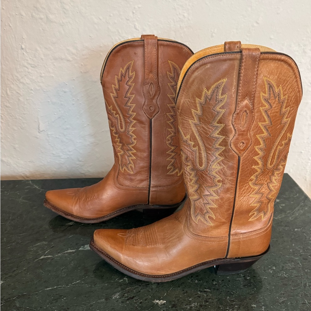 Old West western snip toe cowboy boots